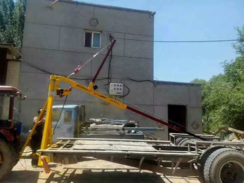 <b>通之宇ty300拖拉机吊运机随车小型吊机参数</b>